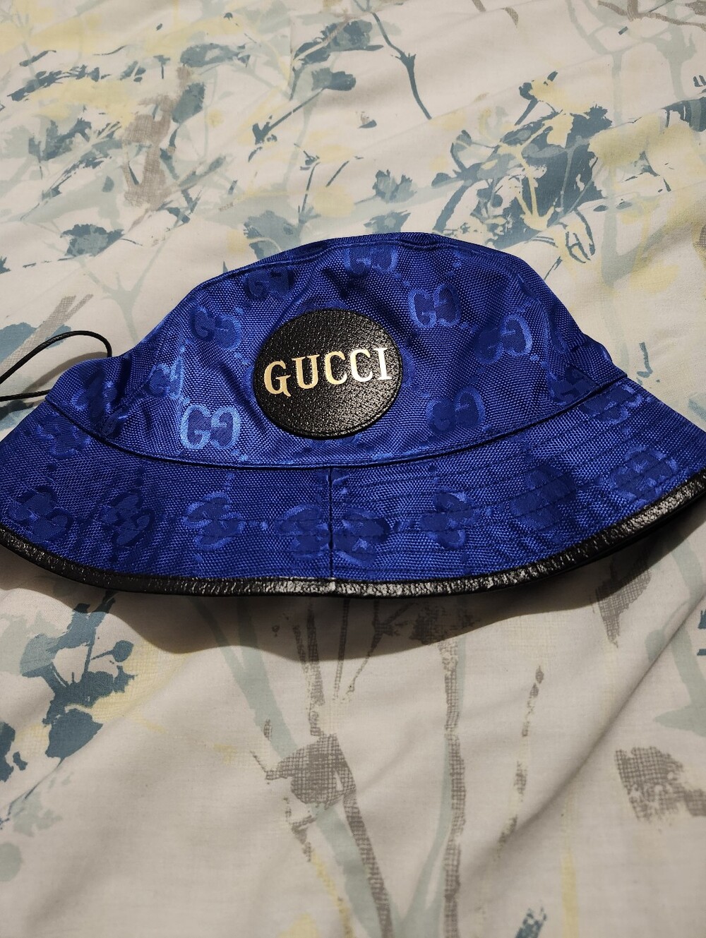 NWT GUCCI BUCKET HAT - Picture 2 of 8